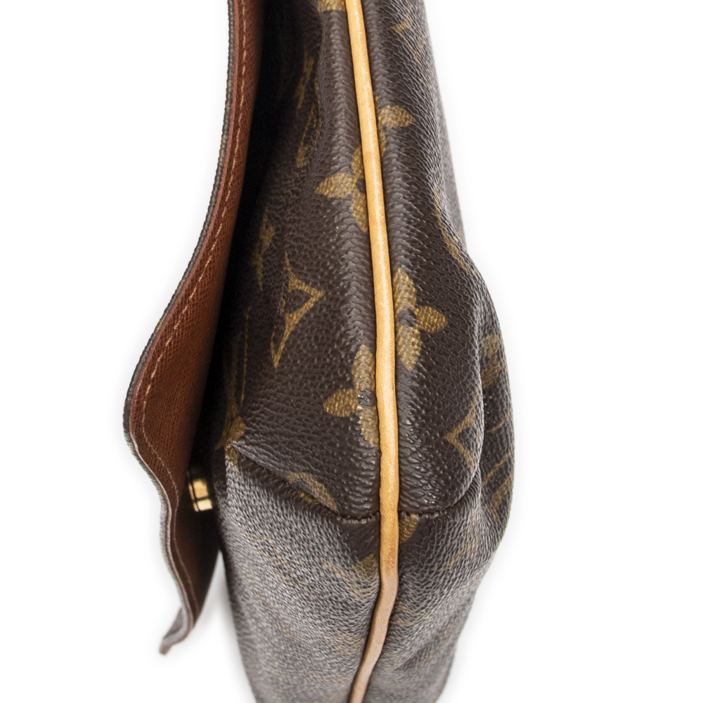 Louis Vuitton Musette Tango - Picture 8 of 10